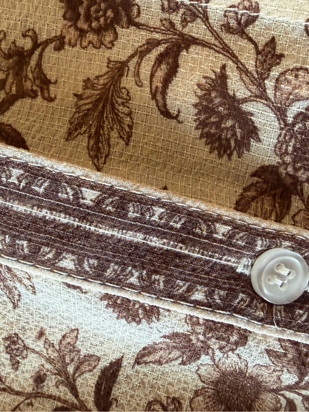 Lovely Max Studio London Ivory and Brown Floral Blouse Size M - Picture 5 of 9